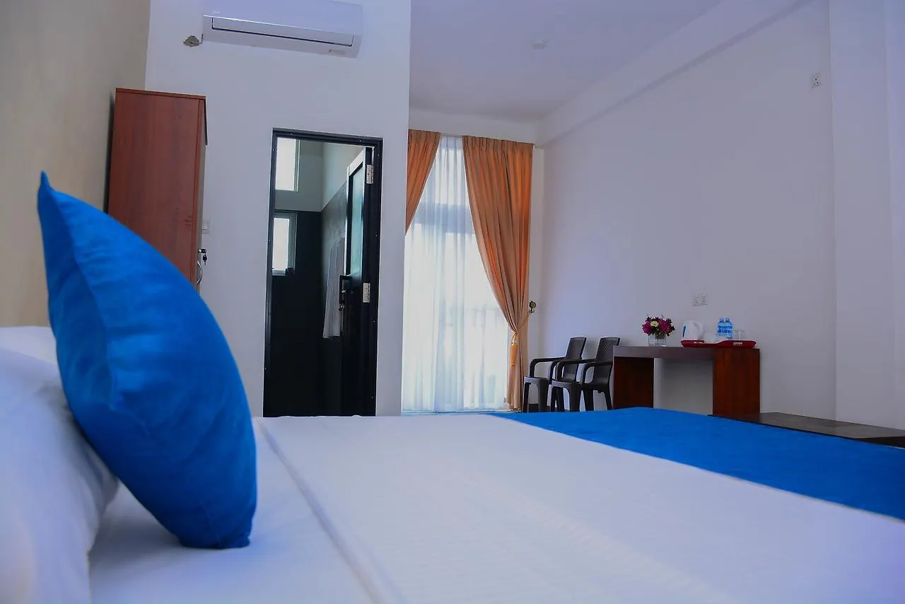 ***  Hotel Star White - Negombo Kudapaduwa Sri Lanka