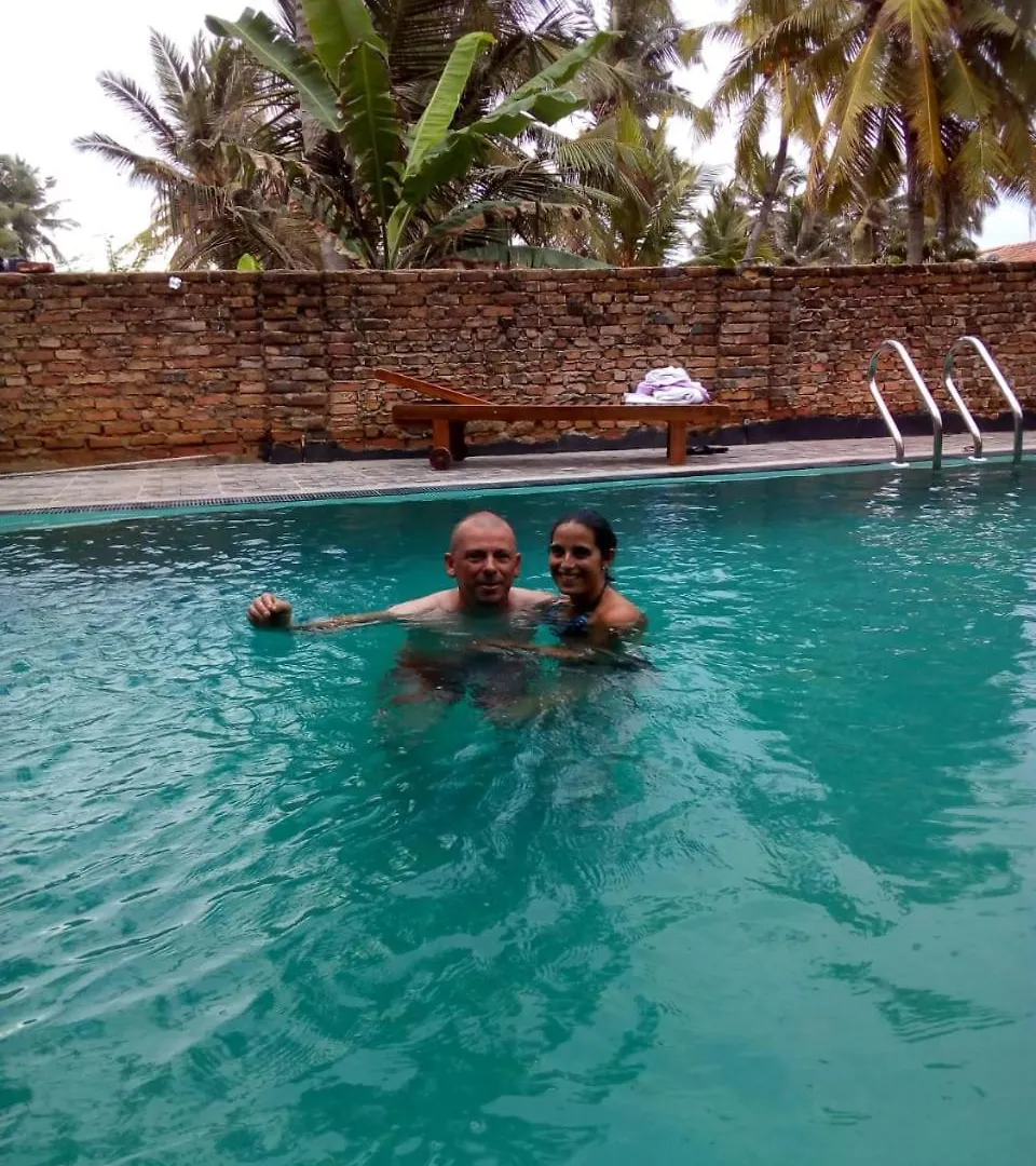 Hotel Star White - Negombo Kudapaduwa Sri Lanka