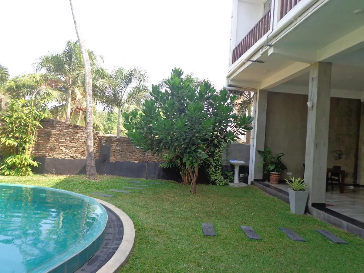 Hotel Star White - Negombo Kudapaduwa